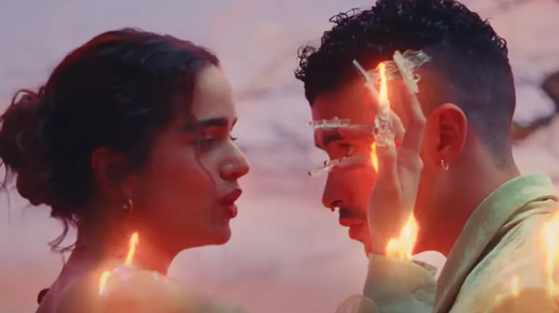 Bad Bunny et Rosalia dans leur nouveau clip "La Noche De Anoche"